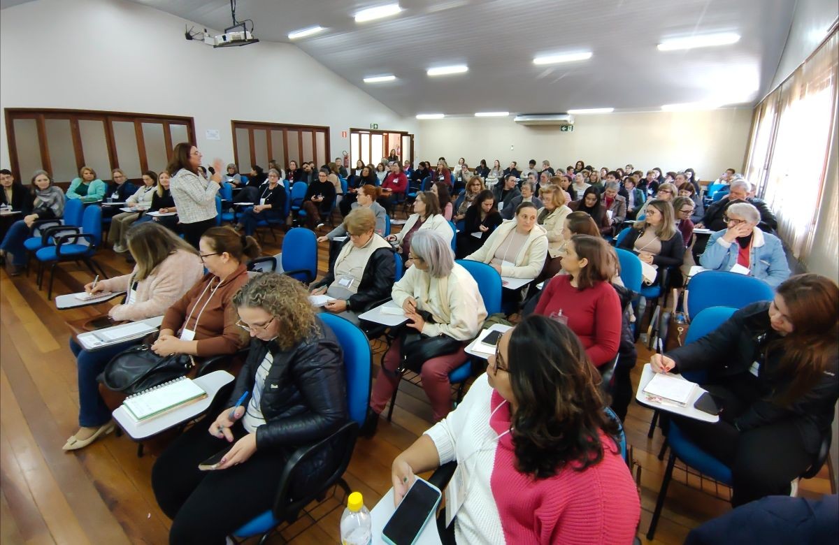 Foto de capa da notícia Explicação sobre o protocolo de conduta em relação a menores e vulneráveis marca encontro de coordenações de Catequese da Diocese de Caxias
