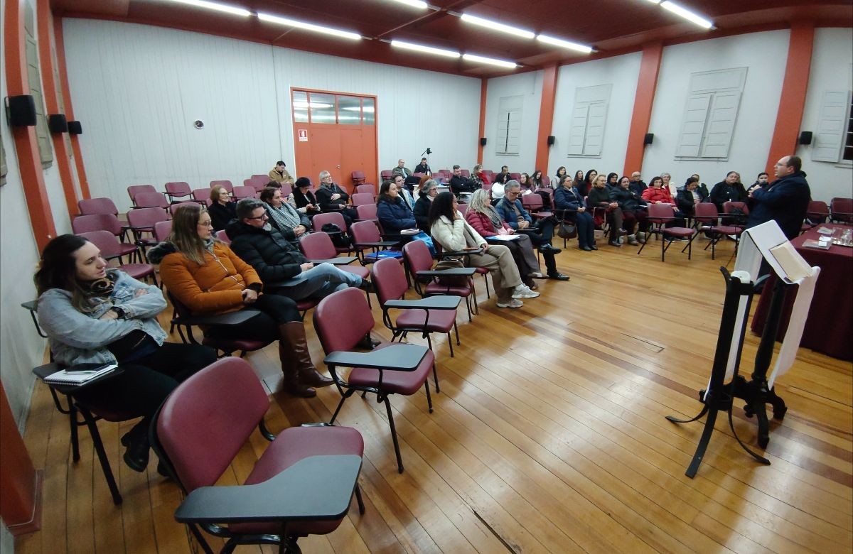 Foto de capa da notícia Primeiro encontro de atualização litúrgica 2026 da Diocese de Caxias do Sul aborda o canto e o silêncio nas celebrações