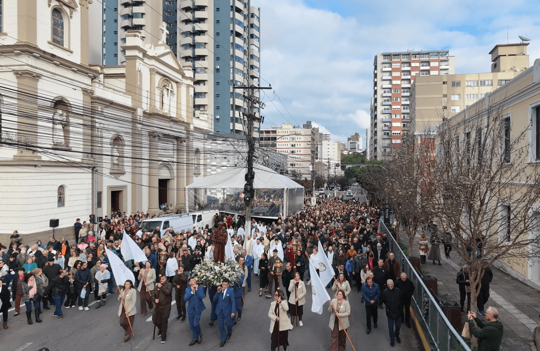 Foto de capa da notícia Dia Festivo 148ª Festa de Santo Antônio de Bento Gonçalves reúne mais de 10 mil pessoas, em momentos de fé e devoção