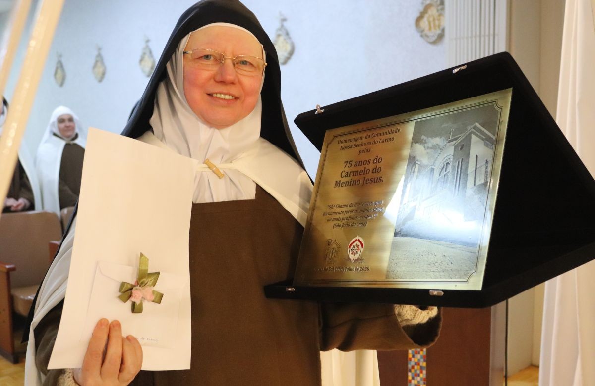 Foto de capa da notícia Missa Solene presidida por Dom José Gislon marca os 75 anos do Carmelo do Menino Jesus de Caxias do Sul