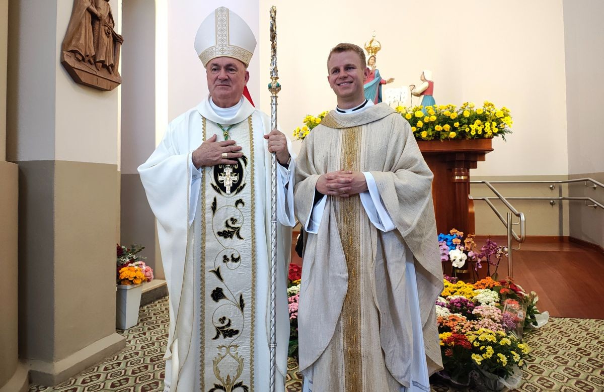 Foto de capa da notícia Eduardo Cantelli é ordenado padre no Santuário de Caravaggio em celebração carregada de emoção