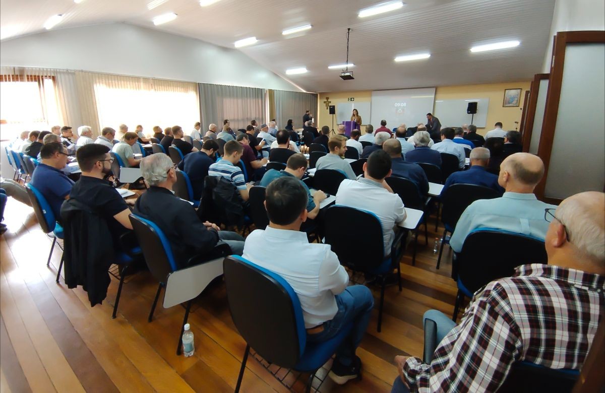 Foto de capa da notícia Primeiro encontro do clero que atua na Diocese de Caxias tem pauta formativa com a ajuda da Comissão de Tutela dos Menores e das Pessoas Vulneráveis