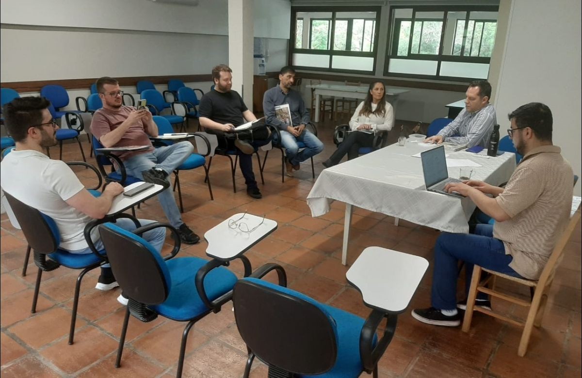 Foto de capa da notícia Coordenação de Pastoral reúne assessorias para acertar detalhes do encontro com os candidatos a prefeito de Caxias