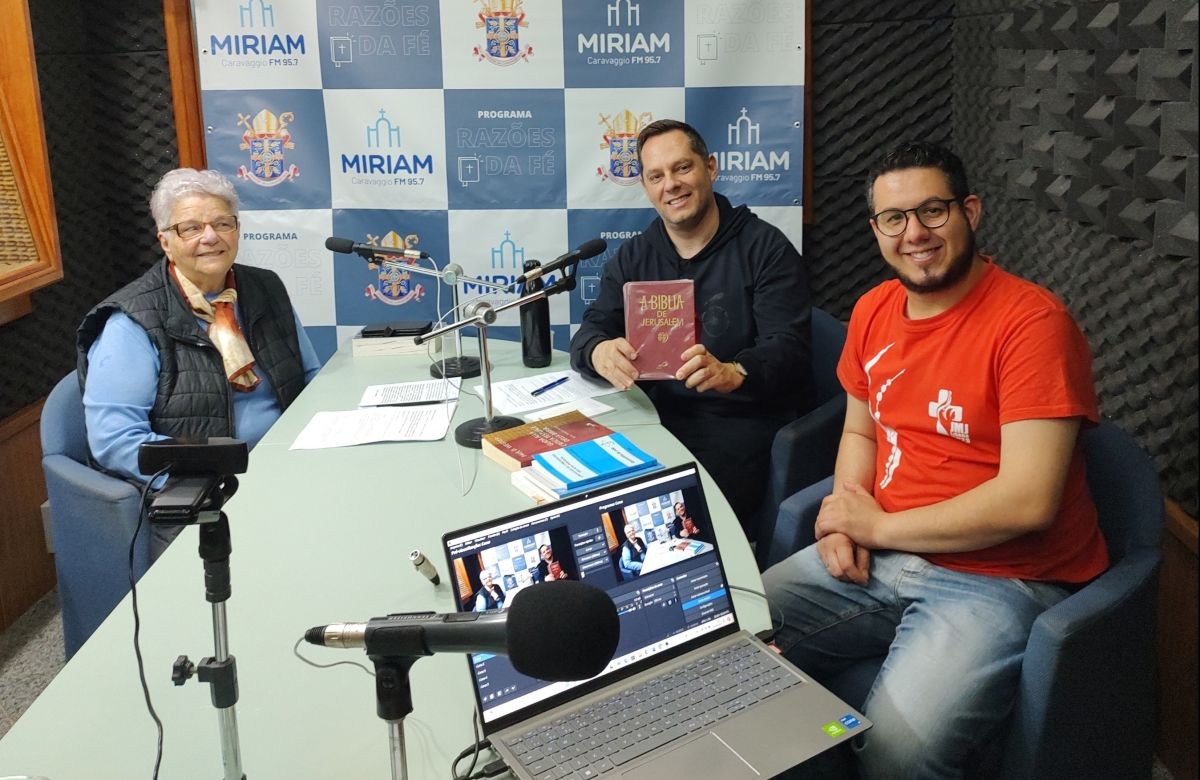 Foto de capa da notícia No Dia Nacional da Bíblia, programa Razões da Fé pergunta: "como fazer a Leitura Orante da Palavra de Deus?"