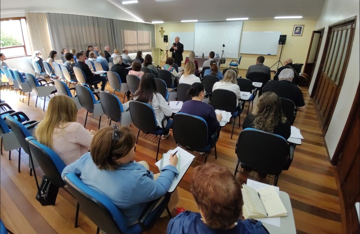 Foto de capa da notícia Conselho de Leigos da Diocese de Caxias do Sul aprofunda reflexão sobre a identidade e missão do leigo