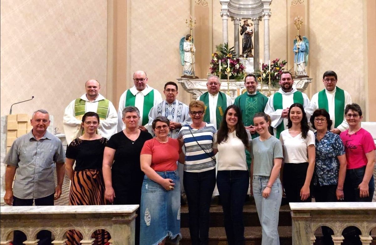 Foto de capa da notícia Missa no Santuário Santo Antônio marca o envio da equipe de coordenação da Região Pastoral de Bento Gonçalves