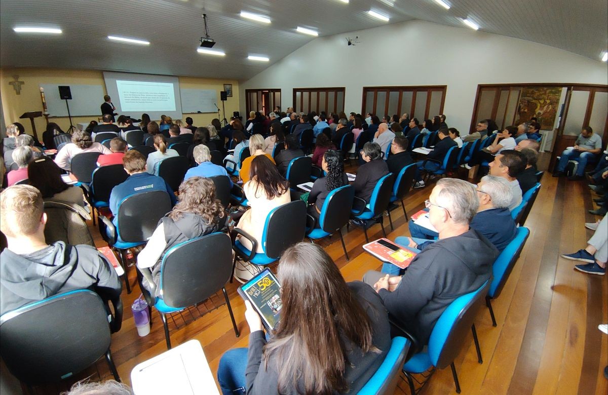 Foto de capa da notícia Terceira etapa da Escola de Atualização Litúrgica da Diocese de Caxias estuda sobre a Palavra de Deus nos sacramentos