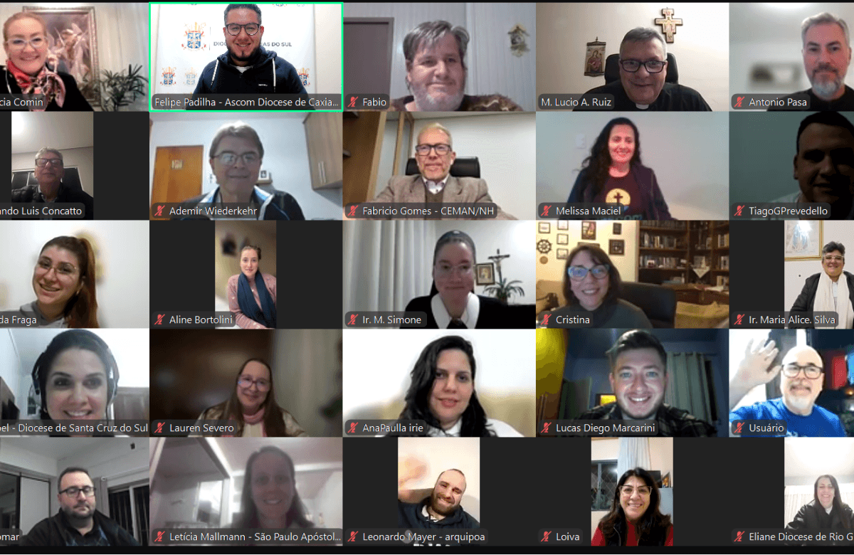 Foto de capa da notícia Monsenhor Lucio Ruiz aprofunda mensagem para o 59º DMCS com comunicadores de Caxias do Sul e de outras dioceses gaúchas
