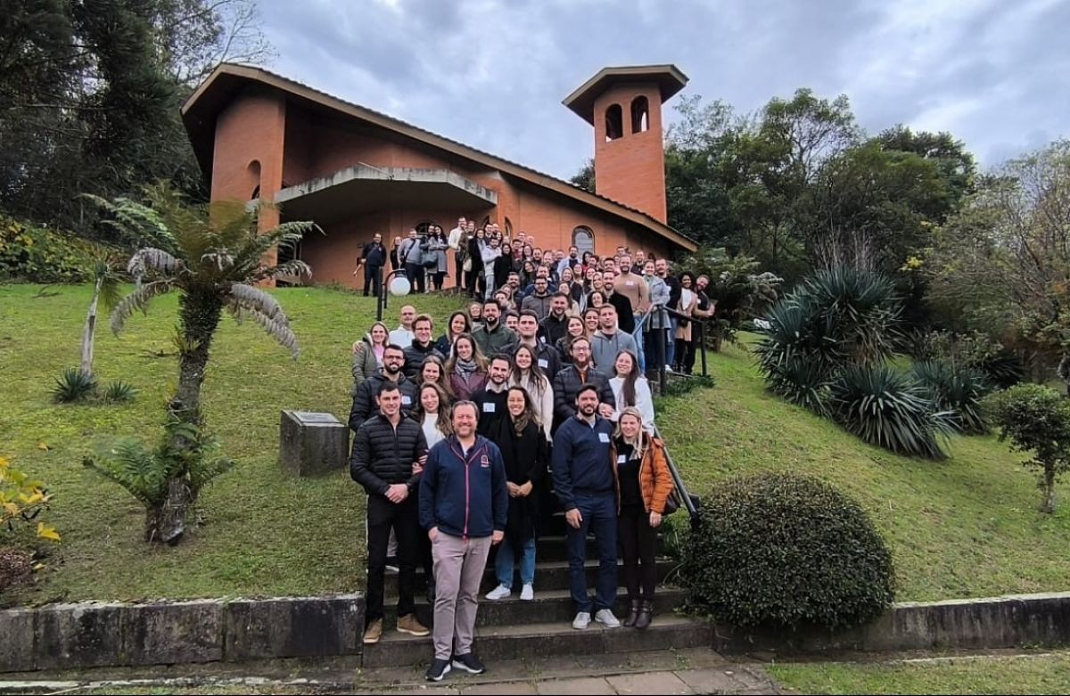 Foto de capa da notícia Último encontro de preparação ao matrimônio no formato de "curso de noivos" reúne 37 casais em Caxias do Sul