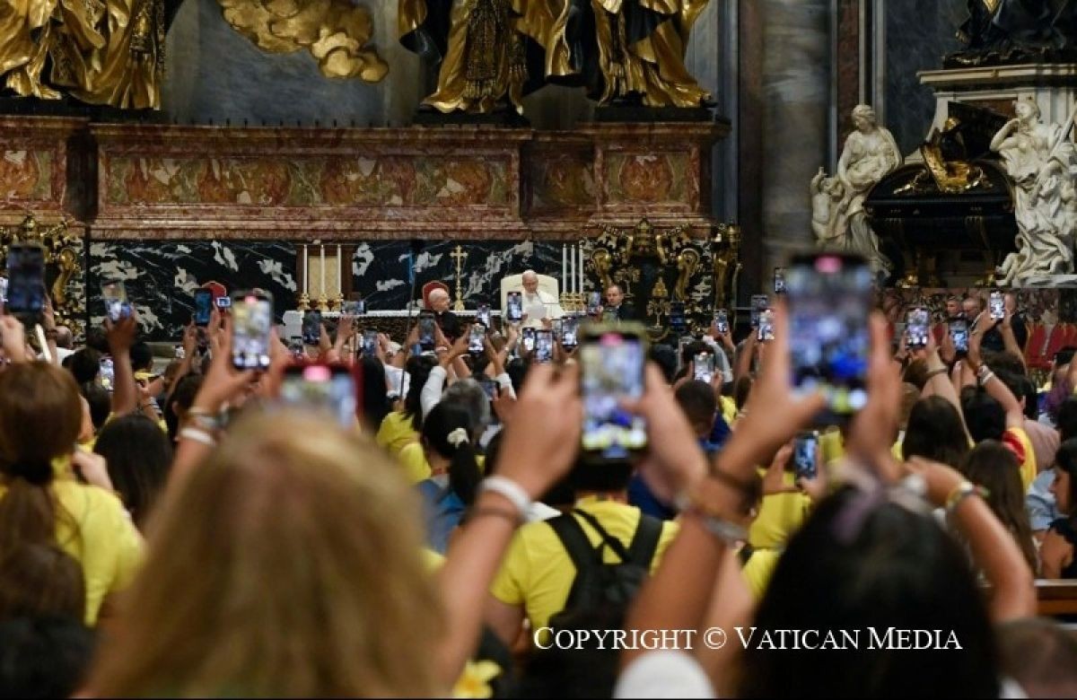 Foto de capa da notícia Programa Razões da Fé gravado em Roma aborda a presença da Igreja no ambiente digital, novo caminho de evangelização