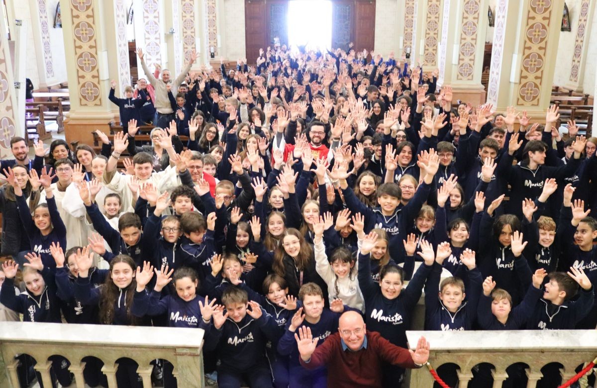 Foto de capa da notícia Peregrinação Jubilar do Mundo Educativo reúne 250 pessoas no Santuário Santo Antônio em Bento Gonçalves