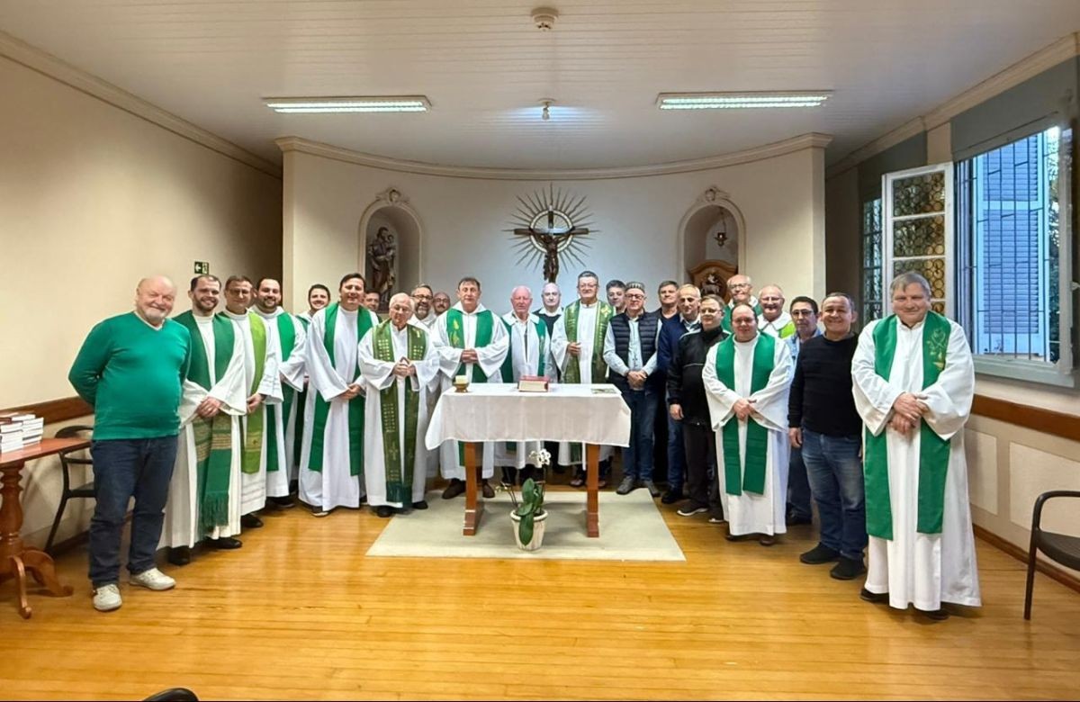 Foto de capa da notícia Retiro do clero da Diocese de Caxias do Sul propõe aos padres mergulhar na oração e na Palavra de Deus