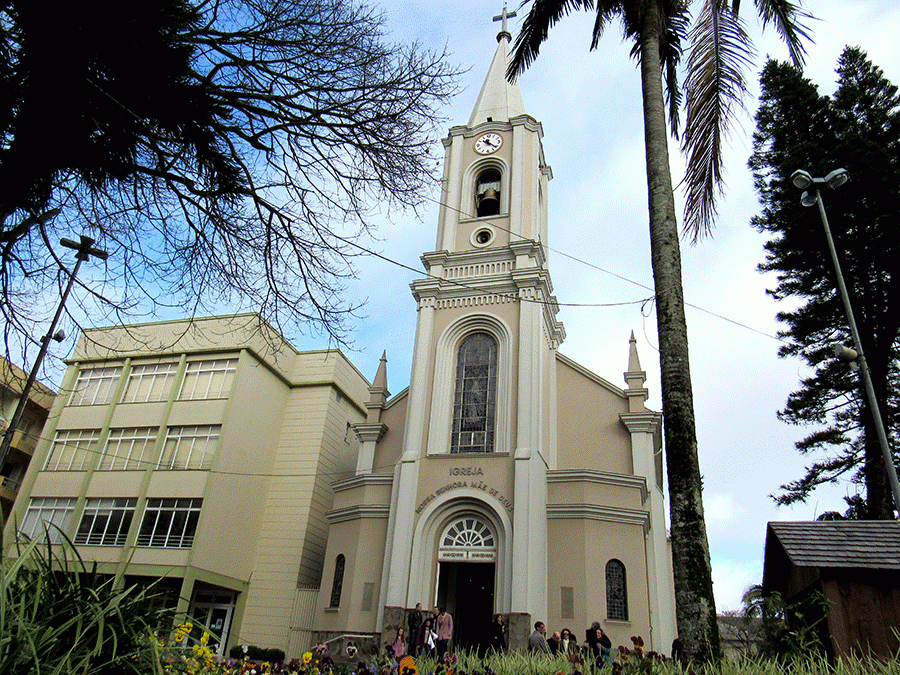 Paróquias de Carlos Barbosa realizam campanha de coleta de alimentos