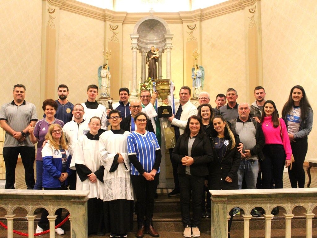 Dia Votivo de Santo Antônio é marcado pela participação do Clube Esportivo Bento Gonçalves