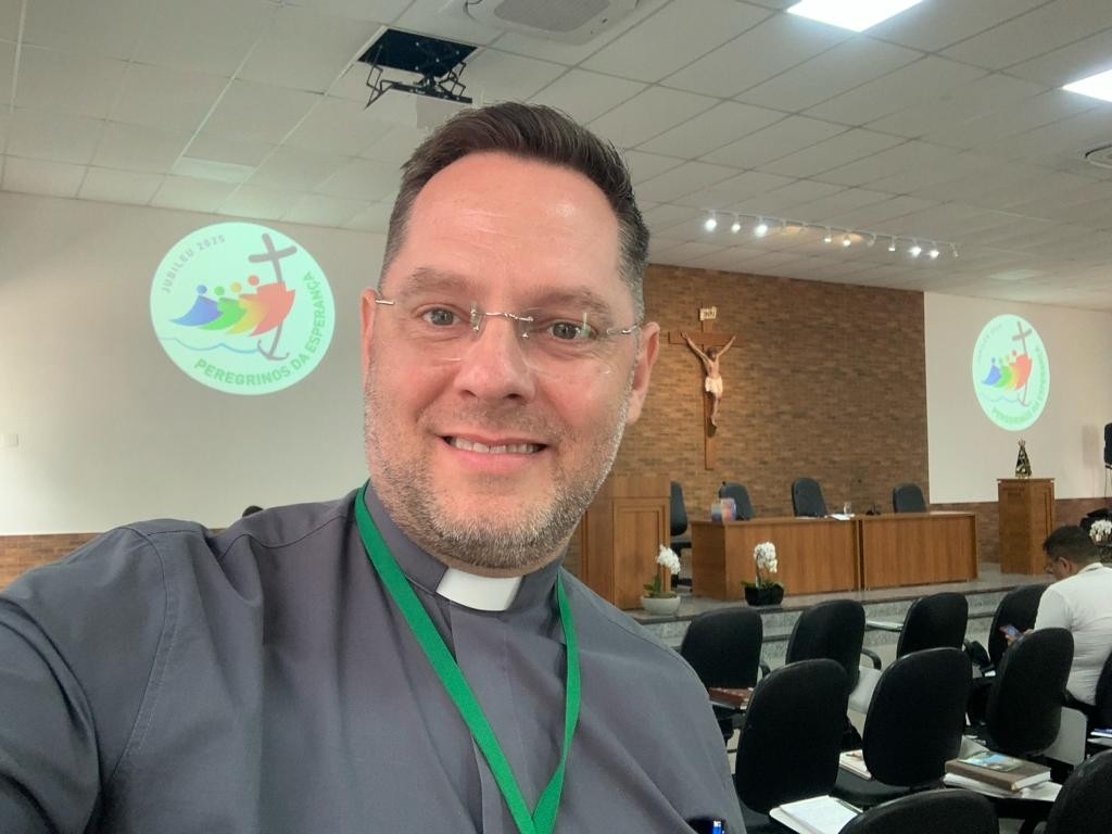 Padre Leonardo Inácio Pereira participa de encontro preparatório ao Jubileu de 2025, em Brasília