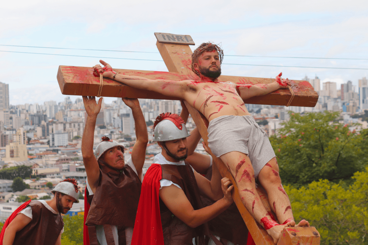 Juventude da Diocese de Caxias do Sul apresenta 20ª Via-Sacra, na Sexta-Feira Santa