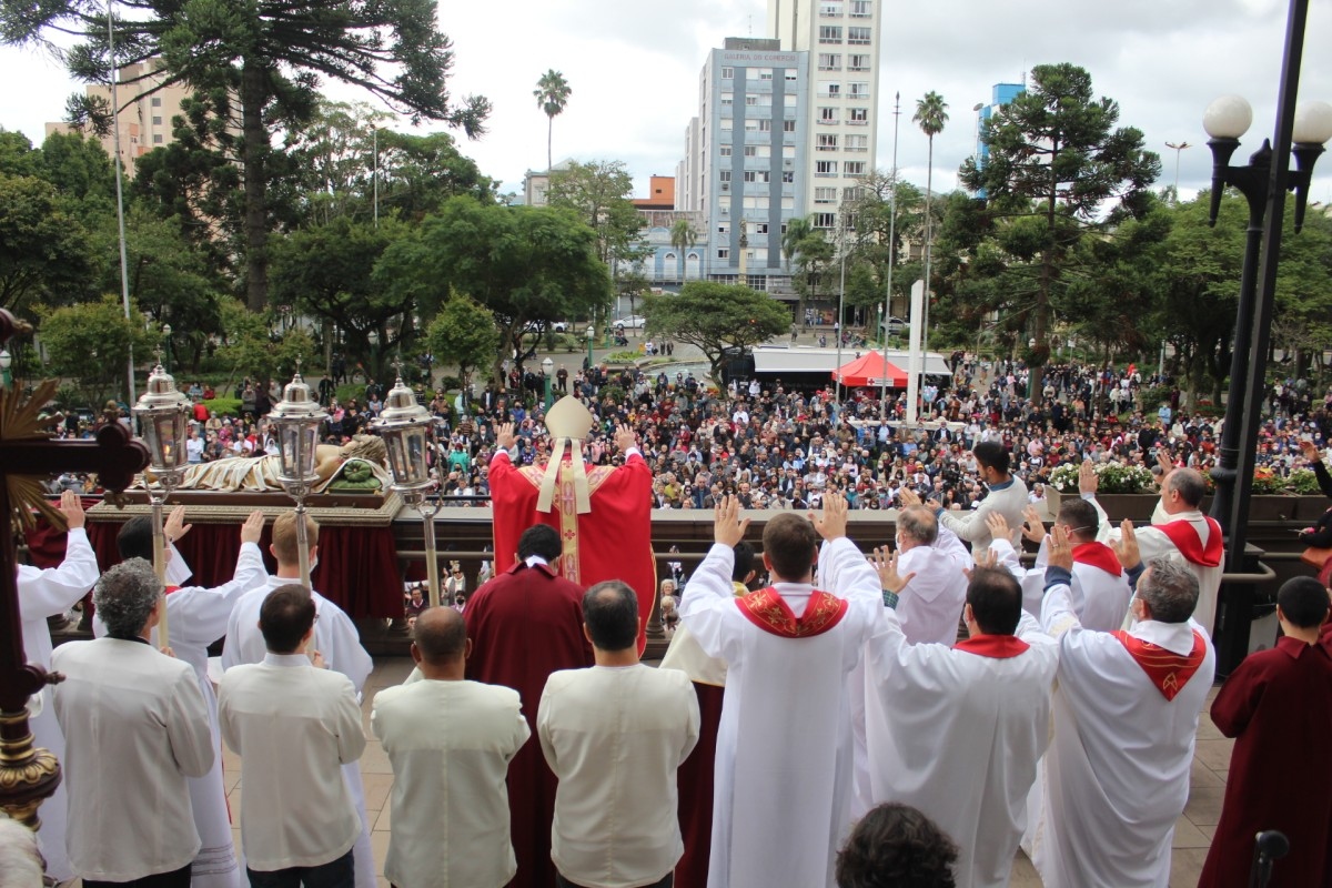 Dom José Gislon irá presidir o Tríduo Pascal na Catedral Diocesana de Caxias do Sul