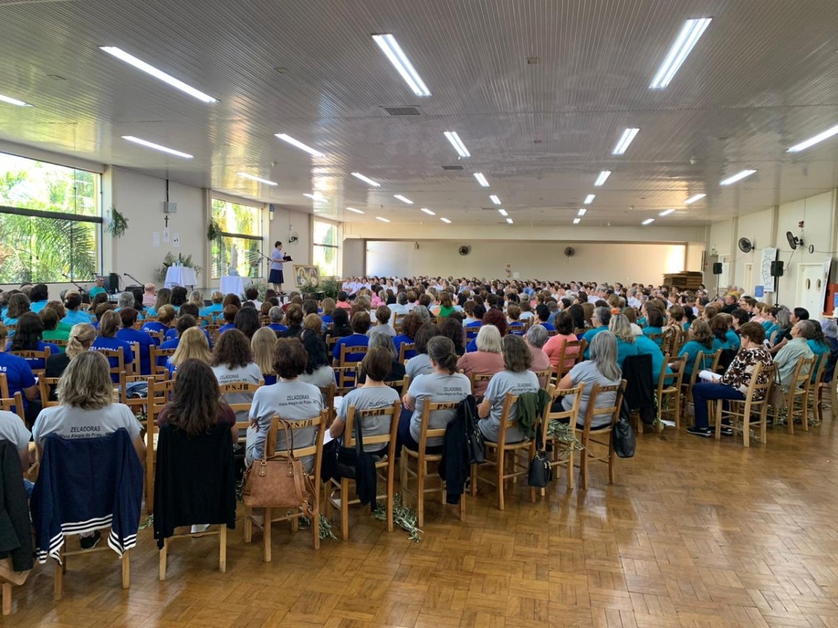 Vicariato de Nova Prata reúne mais de 600 Zeladoras de Capelinhas em encontro anual