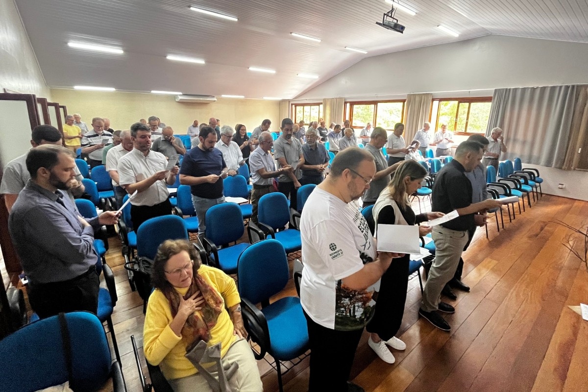 Diocese de Caxias do Sul reúne o clero para refletir sobre a Campanha da Fraternidade 2025