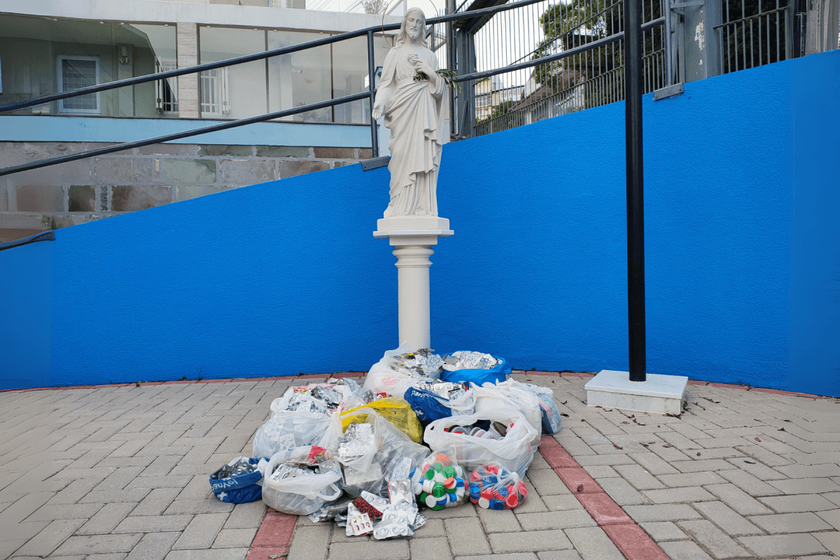Ação promovida pela Diocese de Caxias do Sul na Campanha da Fraternidade recolhe 2 toneladas de tampinhas plásticas