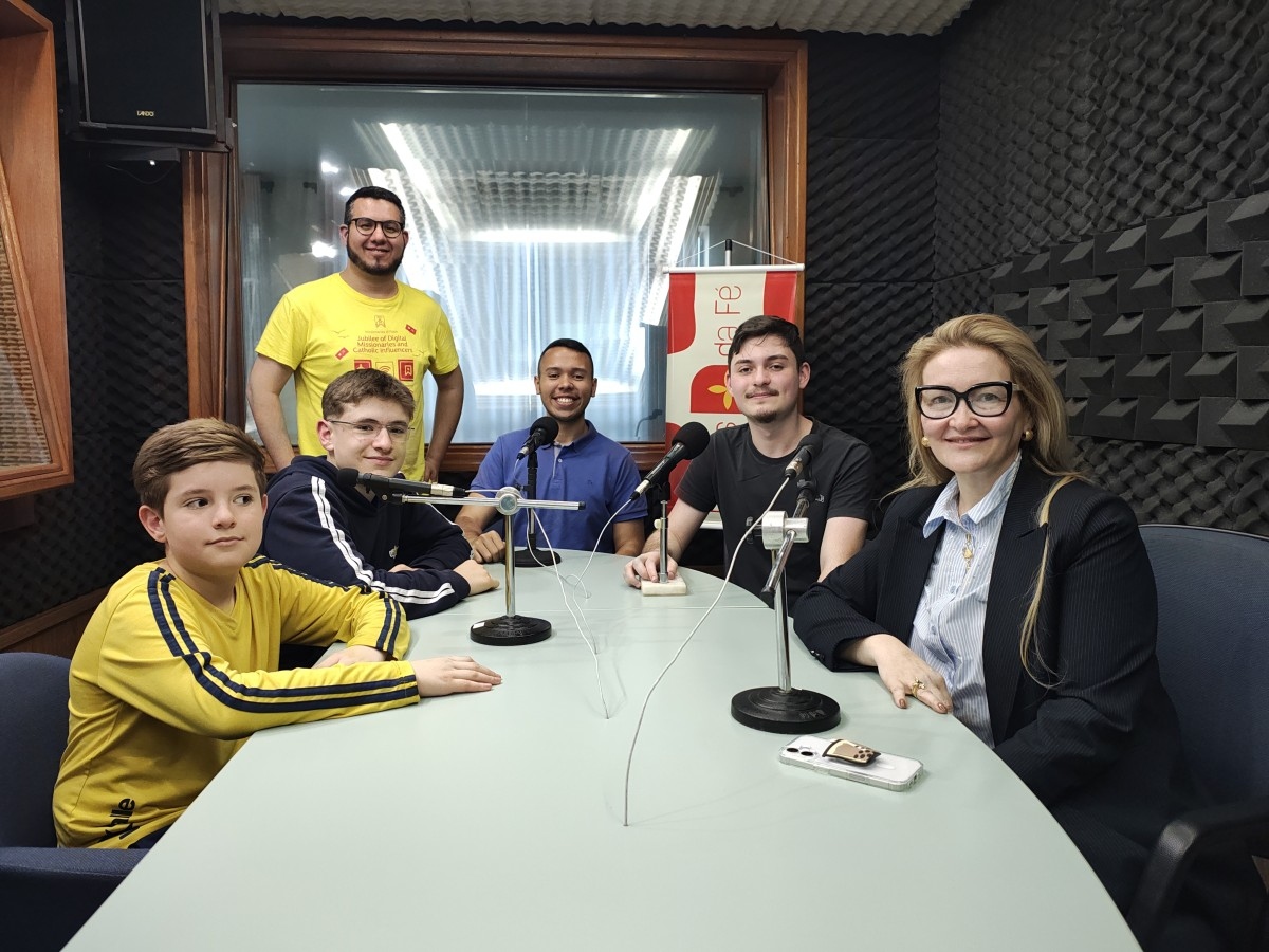 Em clima divertido, programa Razões da Fé reúne coroinhas e acólitos da Catedral Diocesana de Caxias do Sul