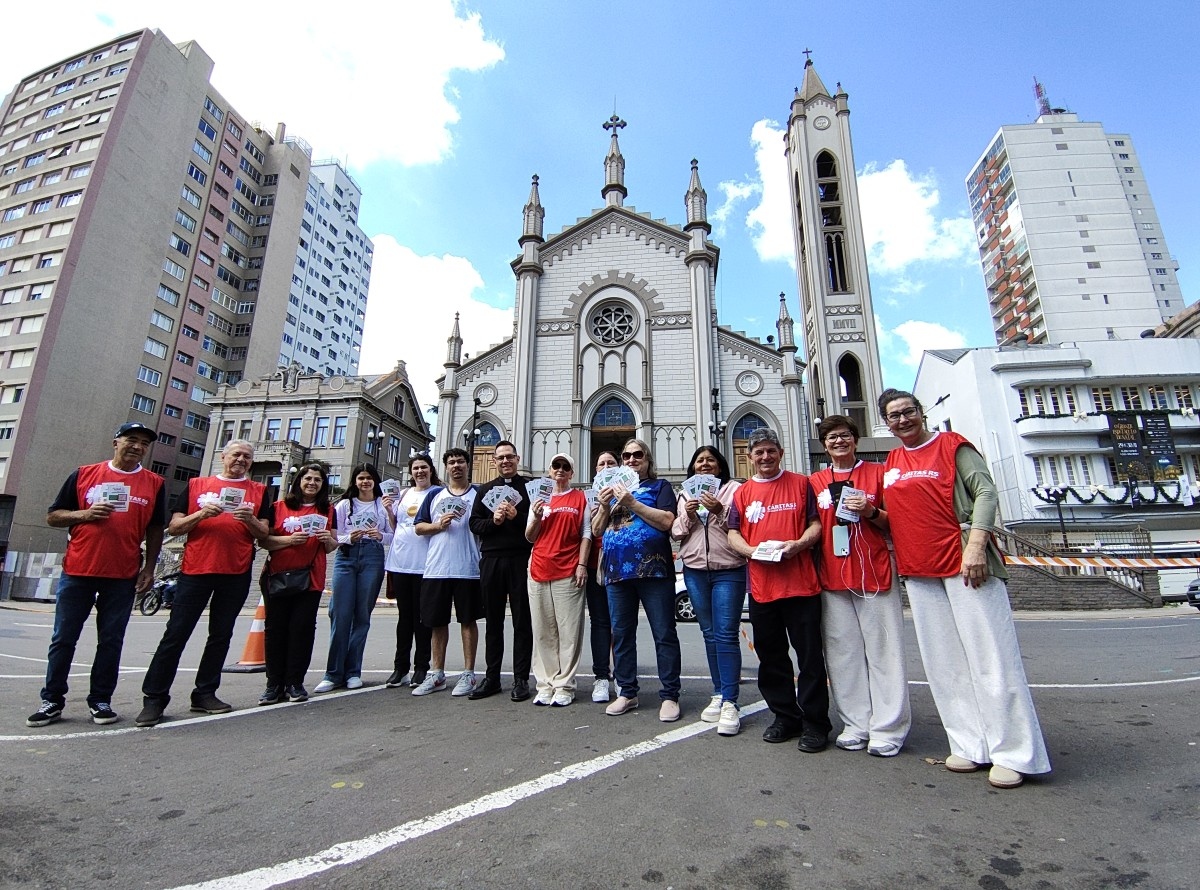 "Dia D" do Natal da Esperança mobiliza divulgação da campanha que quer doar 1.500 cestas básicas com itens natalinos