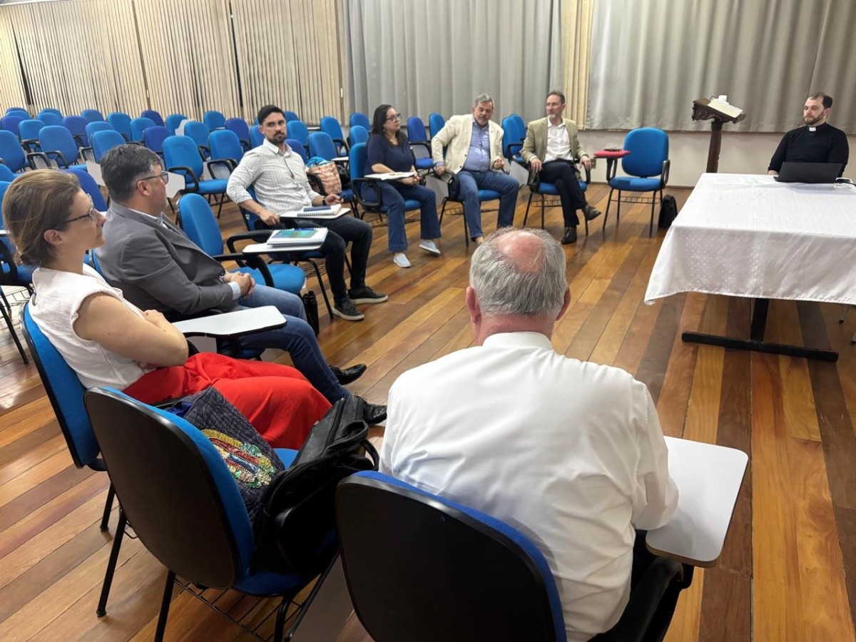 Diocese de Caxias do Sul reúne Comissão de Tutela dos Menores e das Pessoas Vulneráveis para formação e estudo