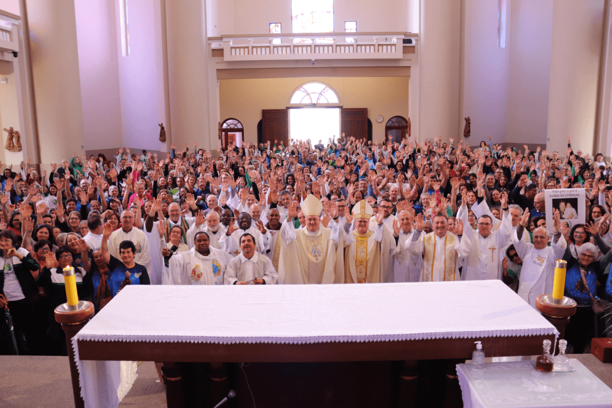 Em celebração festiva com mais de 1,1 mil pessoas, Pastoral da Criança  do RS festeja 40 anos no Santuário de Caravaggio