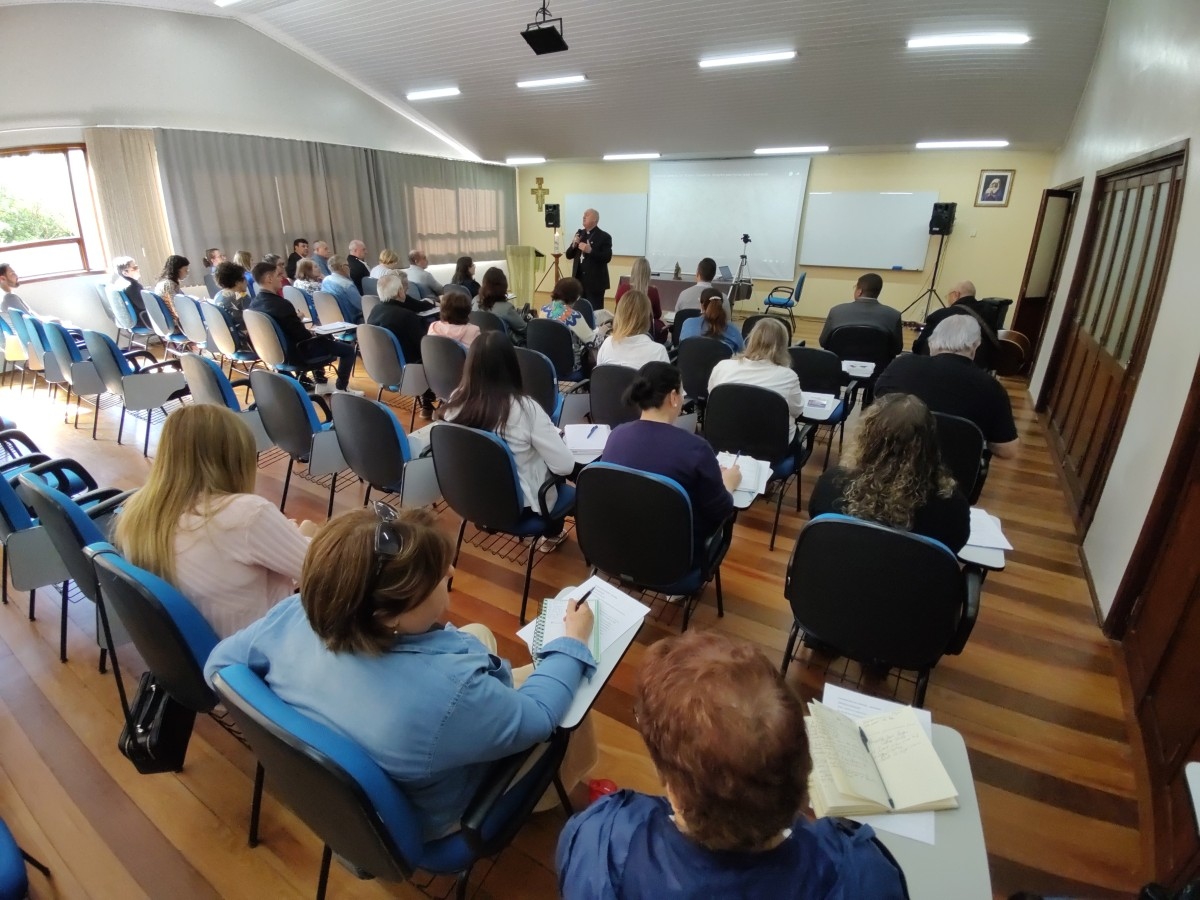 Conselho de Leigos da Diocese de Caxias do Sul aprofunda reflexão sobre a identidade e missão do leigo