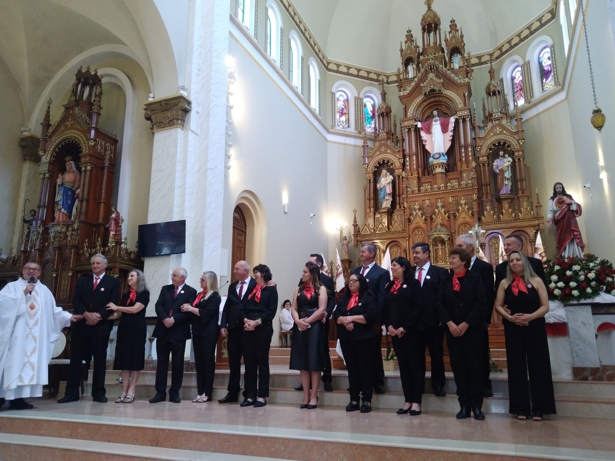 Paróquia Sagrado Coração de Jesus de Farroupilha celebrou festa do padroeiro e Santos Apóstolos