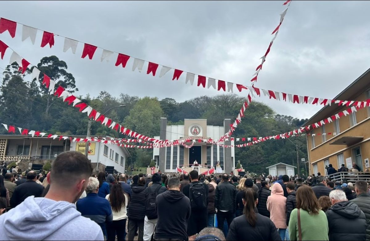 Foto de capa da notícia Paróquia de Nova Bassano reúne mais de 10 mil pessoas na 35ª Romaria em honra ao Senhor Bom Jesus