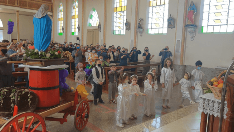 Católicos fazem procissões pedindo chuva na Diocese de Caxias do Sul