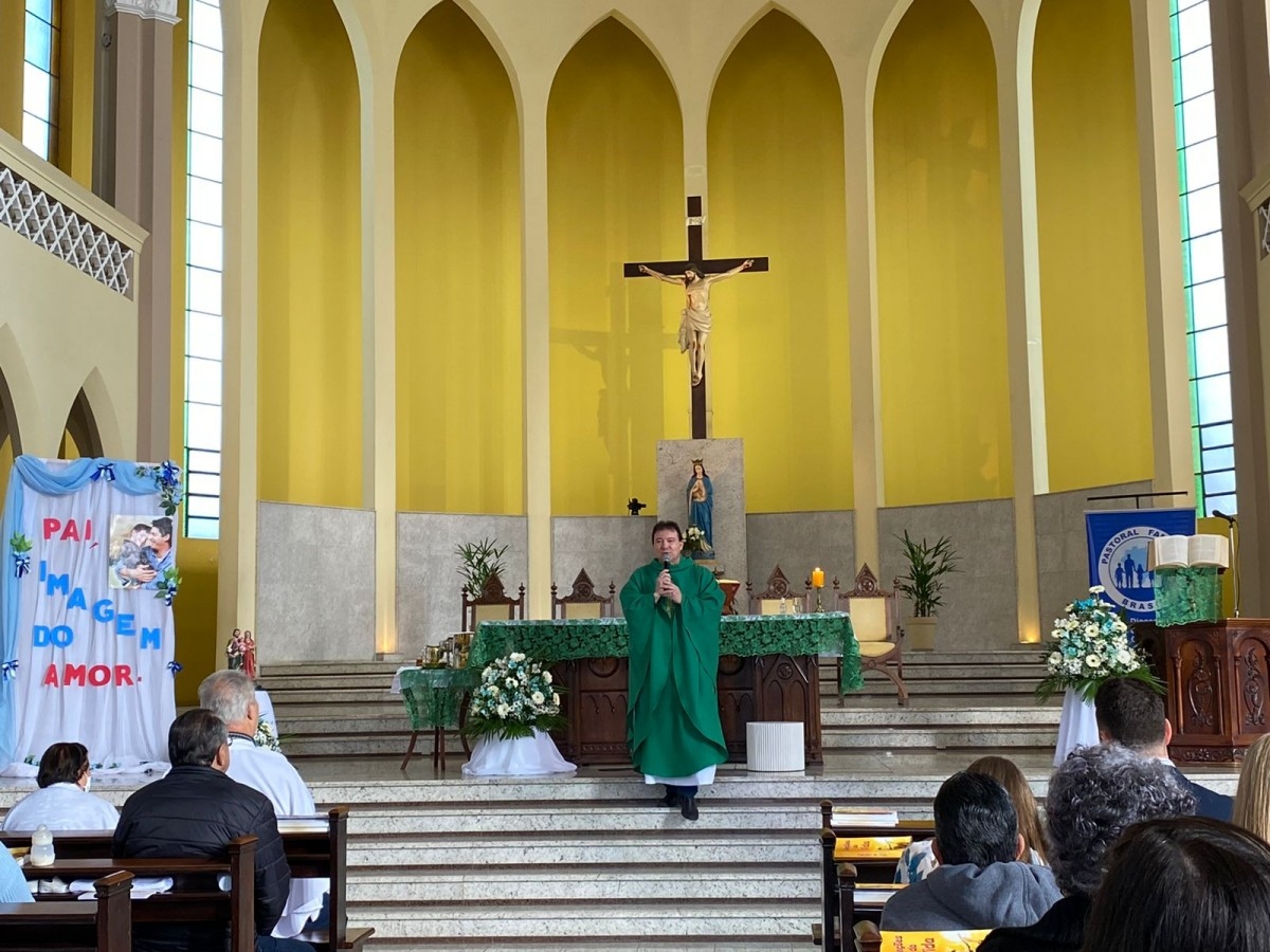 Celebração Eucarística abre a programação da Semana Nacional da Família na Diocese de Caxias do Sul