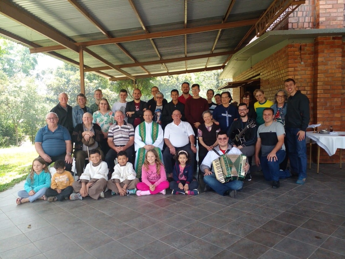 Seminaristas da etapa da Teologia da Diocese de Caxias do Sul realizam passeio e visita às famílias