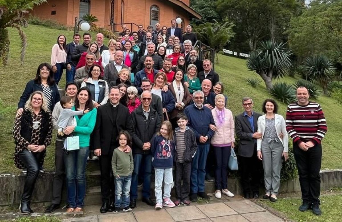 Foto de capa da notícia Encontro do mês de maio da Escola Diaconal São Filipe é marcado pela presença das esposas dos candidatos
