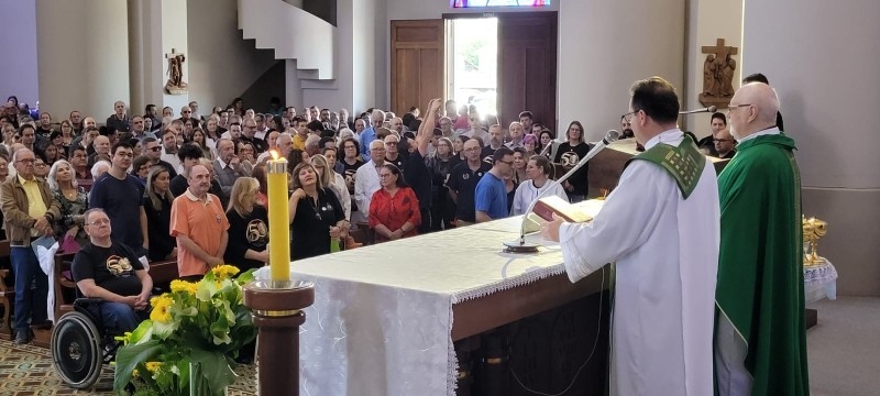 Santuário Diocesano de Caravaggio celebra Ultréia em comemoração aos 50 anos do Cursilho de Cristandade na Diocese de Caxias do Sul