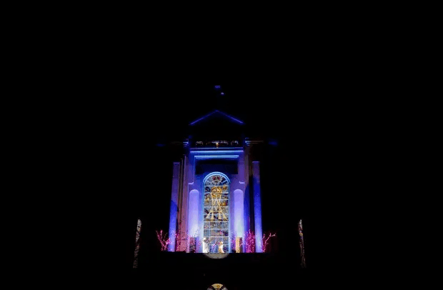 “Caravaggio: uma história de fé” reuniu cerca de 1,5 mil pessoas em duas apresentações no Santuário, em Farroupilha