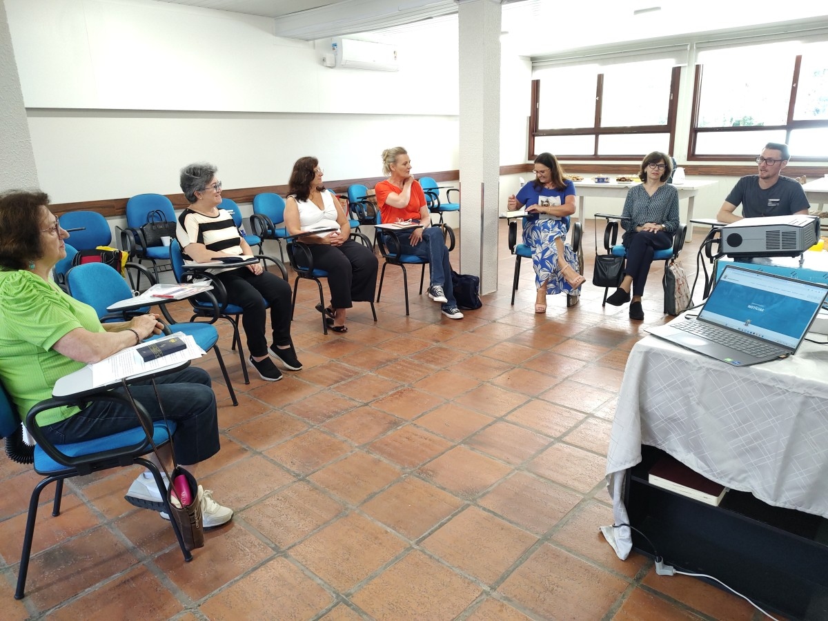 Subgrupo das Diretrizes da Iniciação à Vida Cristã da Diocese de Caxias partilha leituras e traça planejamento